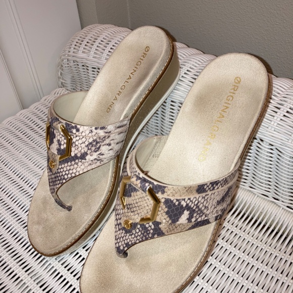 Cole Haan Original Grand Flatform(Platform) Python Snake Print Thong Sandal, - Picture 3 of 9